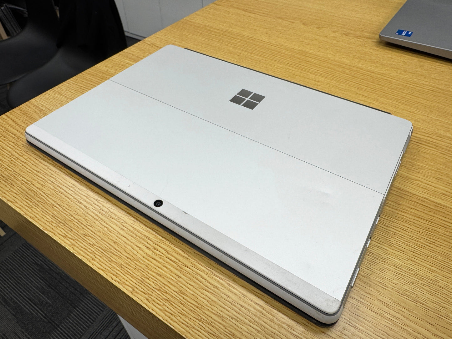 Microsoft Surface Pro 8 2-in-1 | Intel i5 11th Gen | 16GB RAM 256GB SSD | Windows 11 | Refurbished Laptop Good